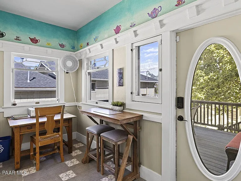 301 S Mount Vernon Ave — Photo 7