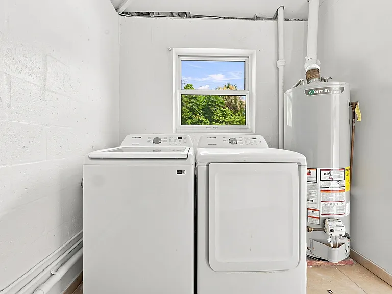 1100 7th St — Photo 35