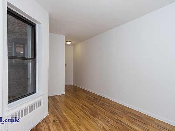 4th image of 216 E 83rd St #4RW