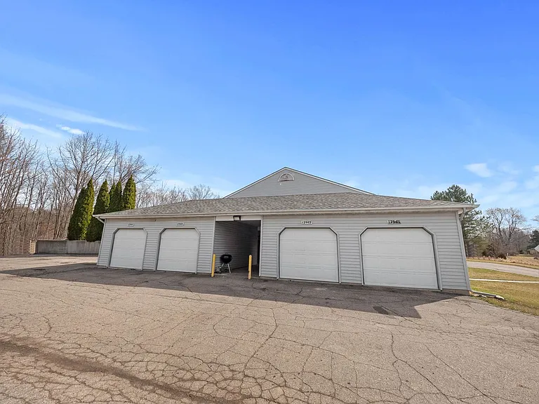 Creekside at Fenton Heights — Photo 44
