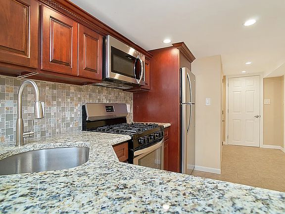 3rd image of 4322 Avenue I Floor 2