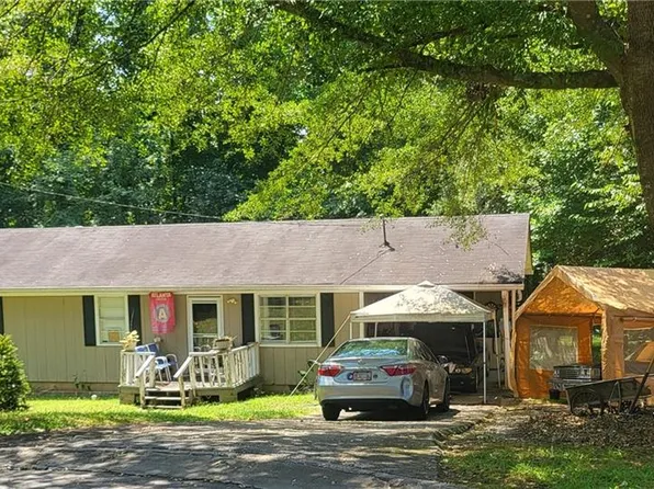 4776 Ballew Dr, Powder Springs, GA 30127