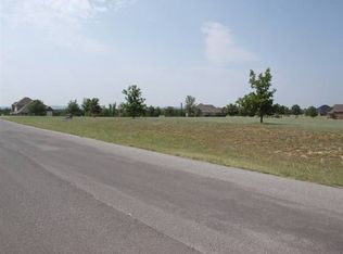 18 NW Burr Oak Dr, Medicine Park, OK 73507