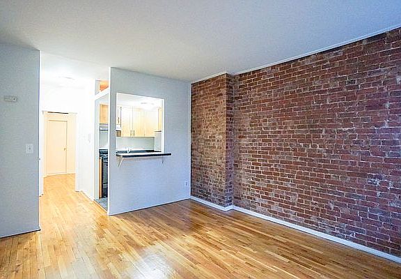 3rd image of 305 E 94th St APT 1G