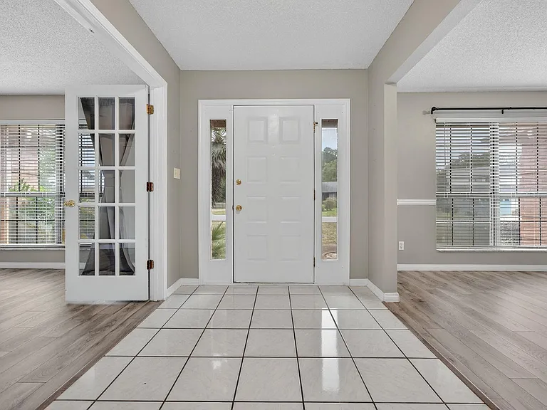 3 Neptune Dr — Photo 5