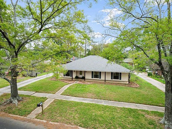 5th image of 1534 Stoneliegh Dr