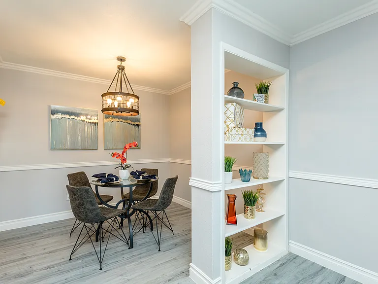 La Estancia Apartments — Photo 8