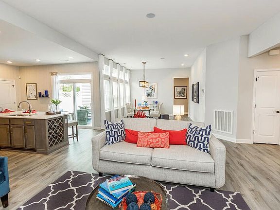 These photos are representative of this floor plan, but all options may not be available in every co