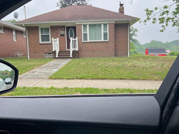 2nd image of 428 5th St NE