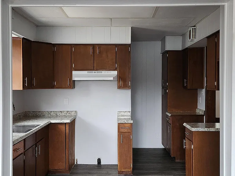 917 Ridge Rd NW — Photo 5