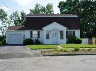 27 Elnora Dr, Worcester, MA 01606