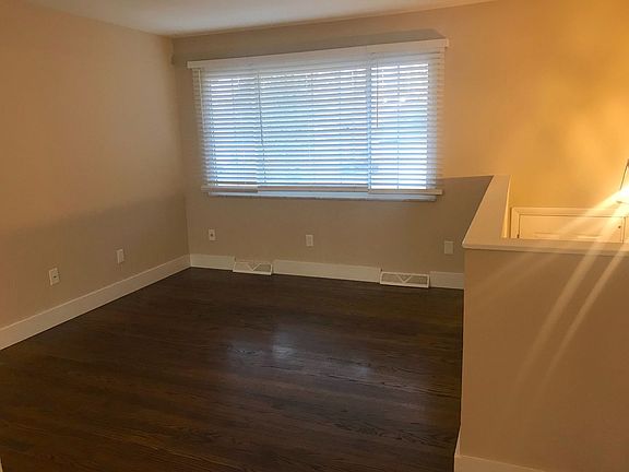 3rd image of 2315 Ida Dr
