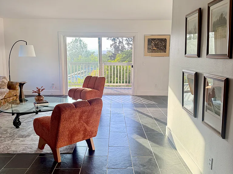 12822 Avenida La Valencia — Photo 9