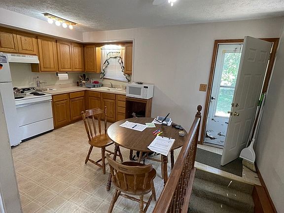 3rd image of 205 E Minneapolis Ave