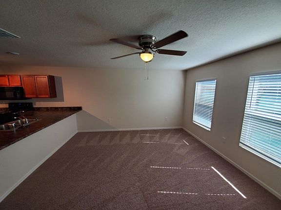 3rd image of 104 Sweet Pea Ct