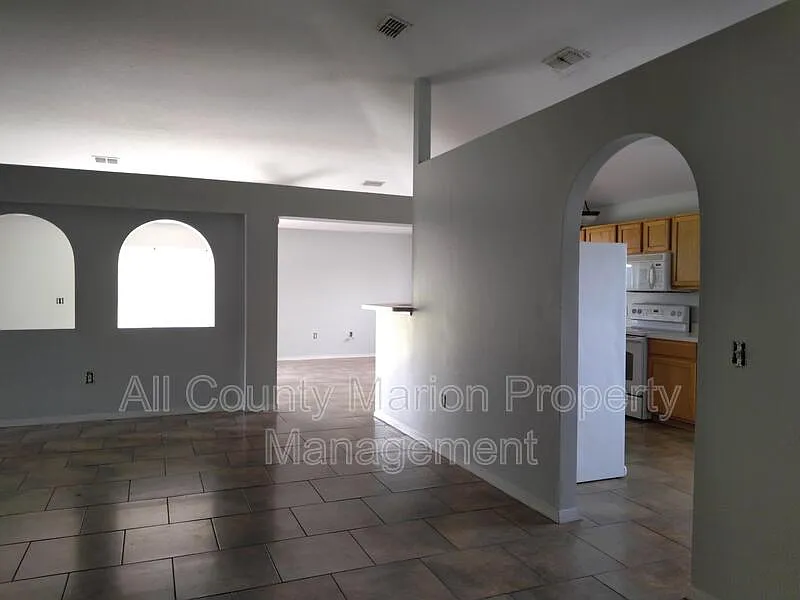 3 bed, 2.0 bath, 1881 sqft, $1,600 — Photo 4