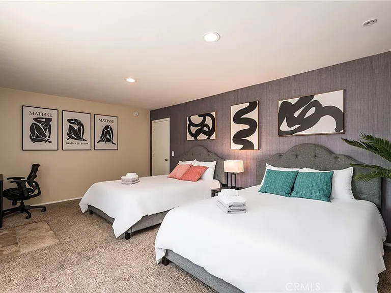 2328 E Vine Ave — Photo 12