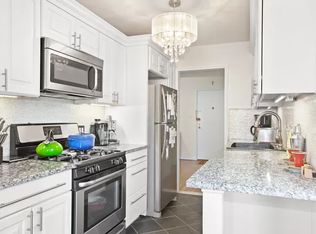 18-40 211th St #4B, Bayside, NY 11360