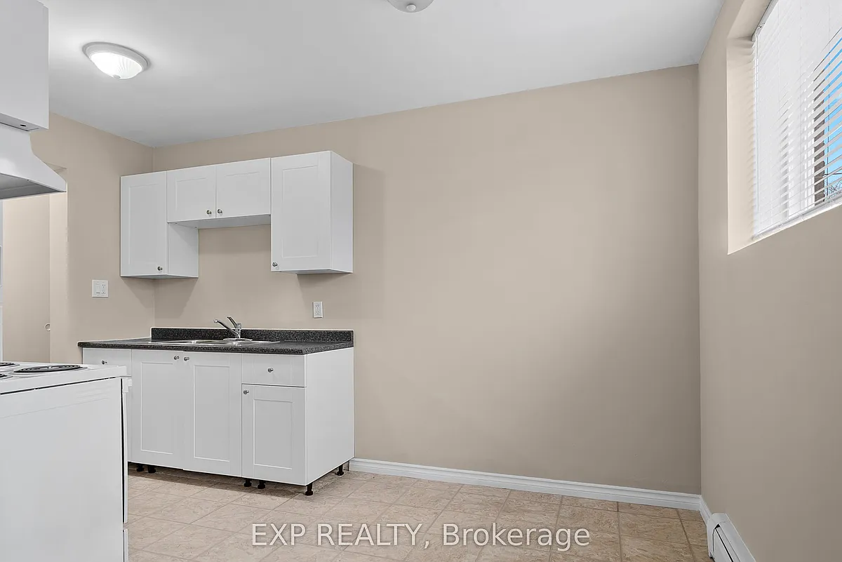 Building Photo - 4663 Huron St #1