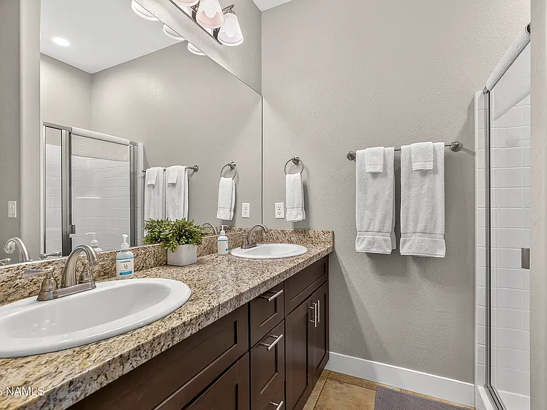 2561 W Cripple Creek Dr — Photo 23