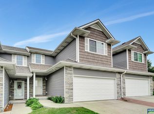 8743 Remi Dr, Lincoln, NE 68526