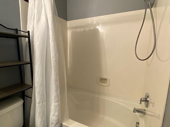 5th image of 9281 Lapeer St