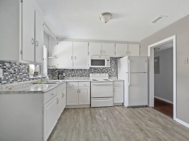 5769 Cedar Oaks Dr — Photo 5