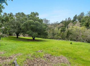 9 Charles Hill Rd, Orinda, CA 94563