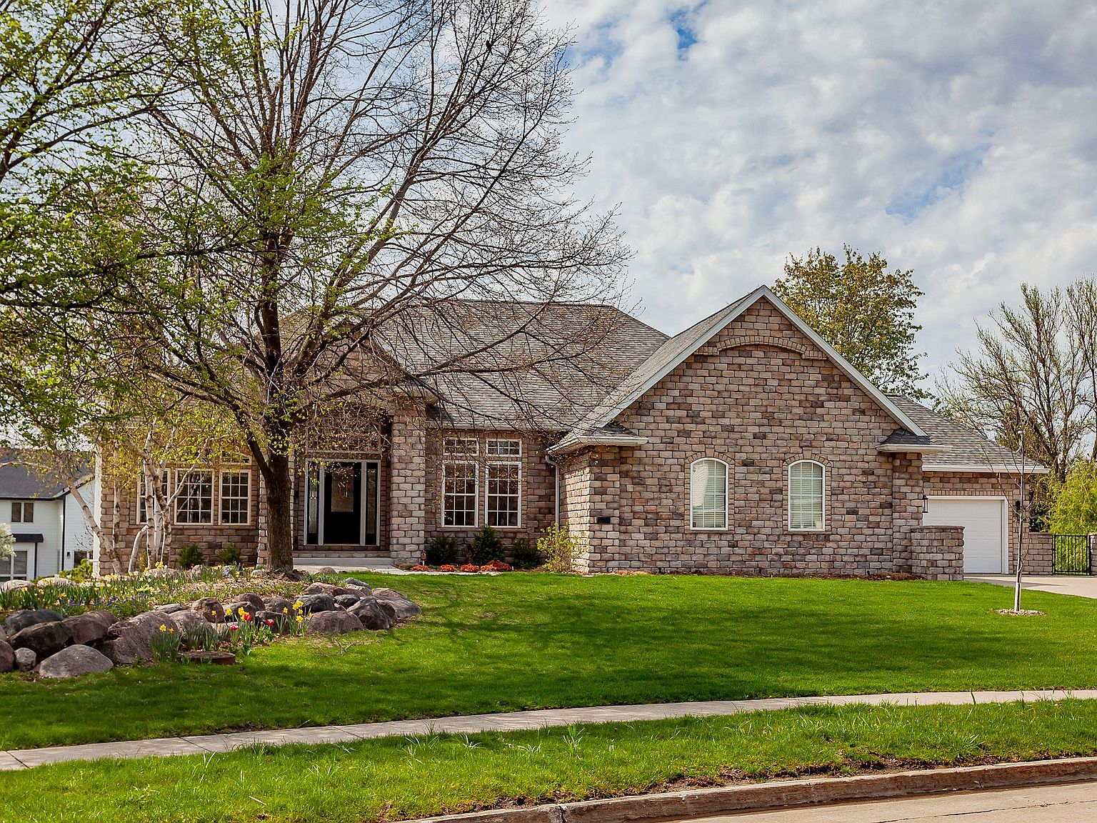 12917 Timberline Dr, Urbandale, IA 50323 | Zillow