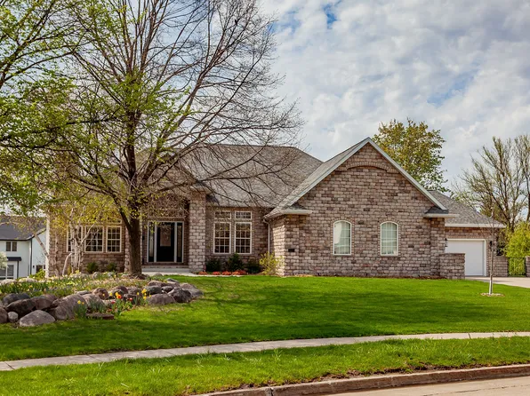 12917 Timberline Dr, Urbandale, IA 50323