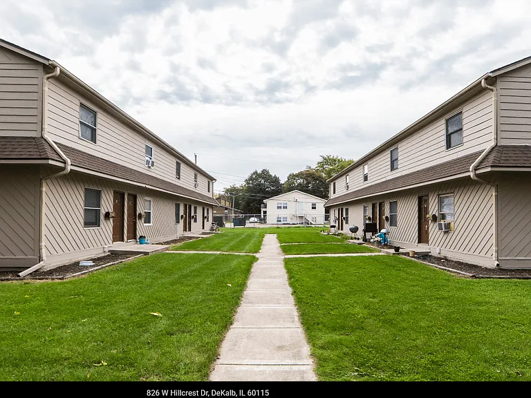 814 W Hillcrest Dr #B — Photo 9