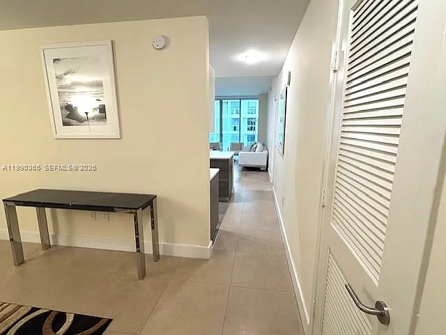 Building Photo - 1100 S Miami Ave #811