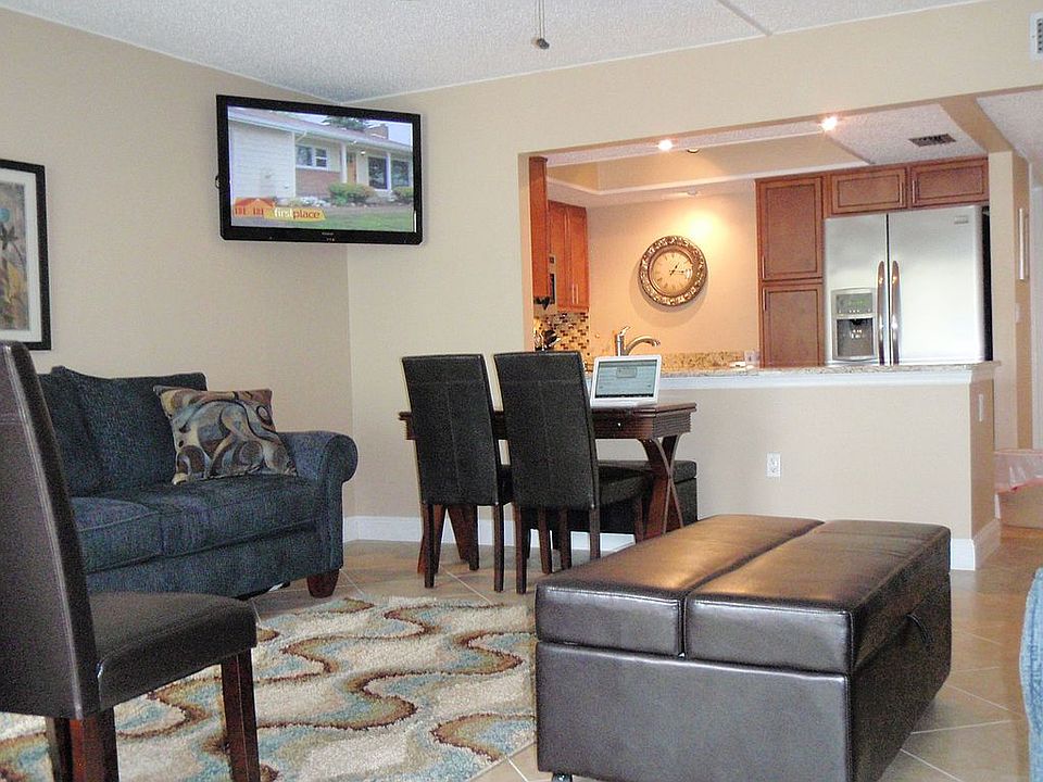 Living Rm Dining area