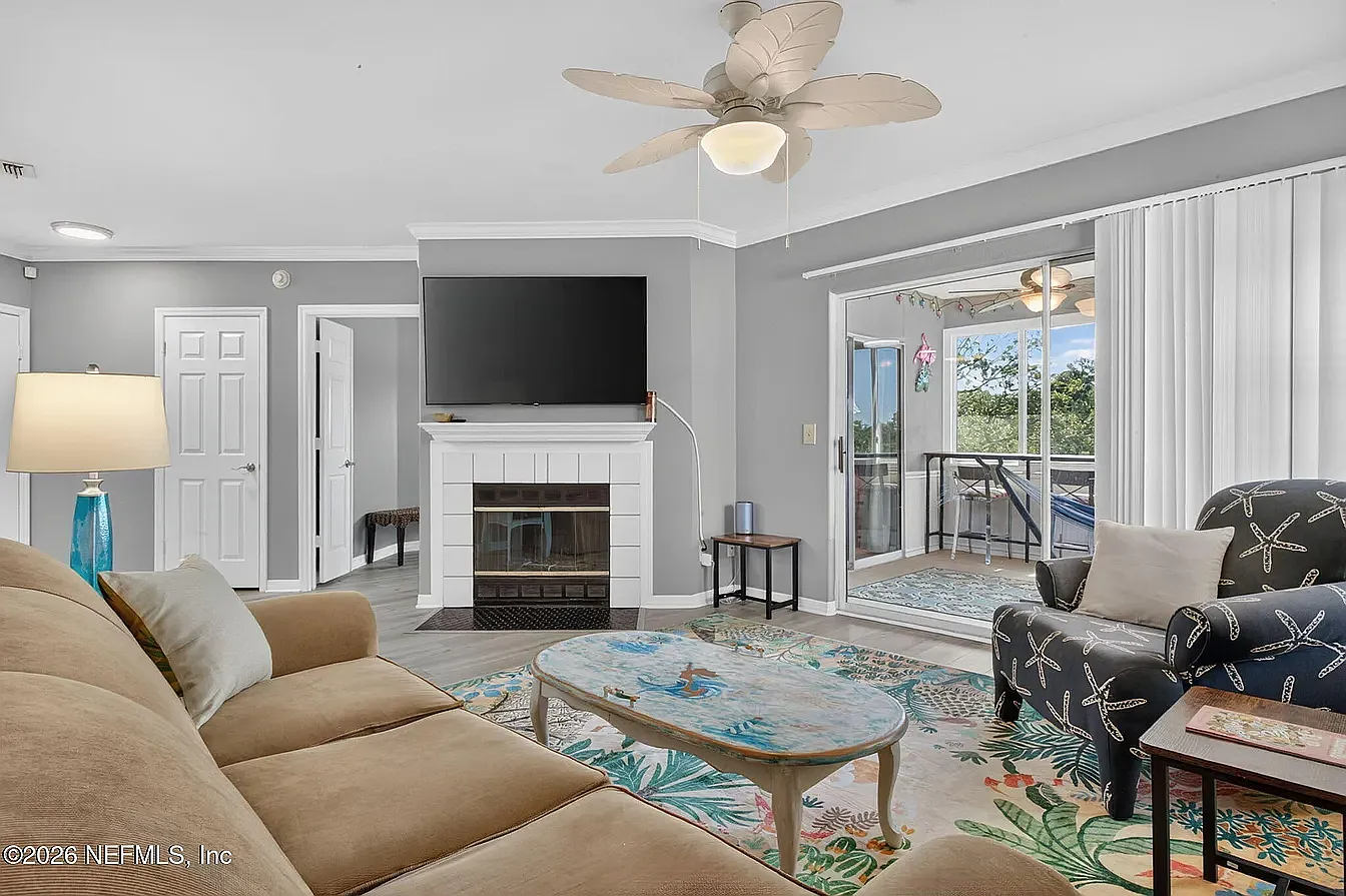 2 bed, 1066 sqft, $2,350 — Photo 2