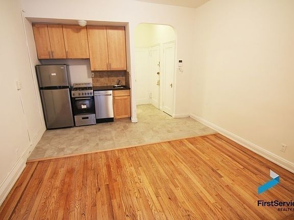3rd image of 231 E 81st St APT 3B