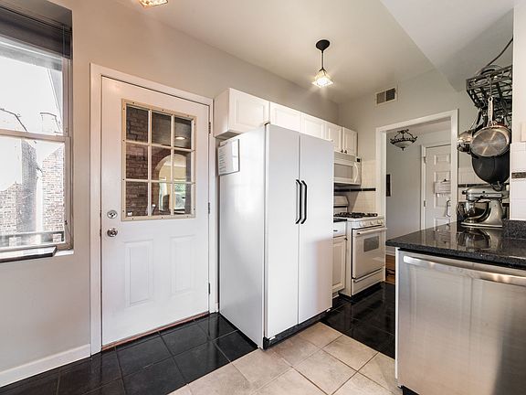 5th image of 7633 N Bosworth Ave #3N