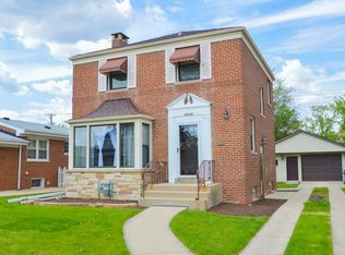 10122 Pelham St, Westchester, IL 60154