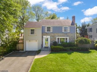 4 Meadowbrook Rd, Short Hills, NJ 07078