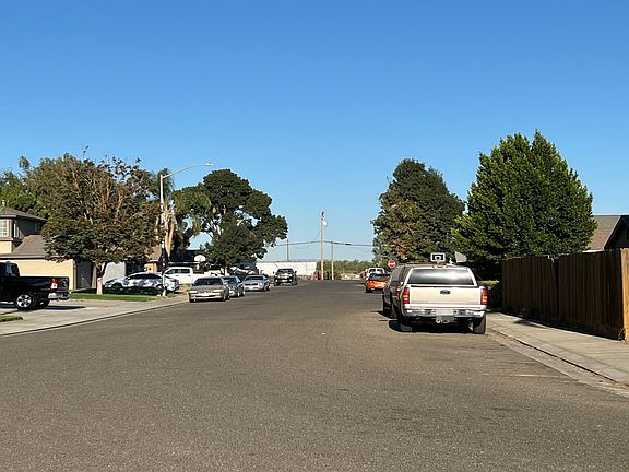 5th image of 9772 Melinda Ave