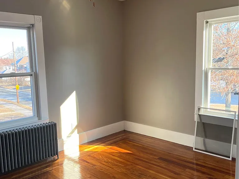 70-72 Montgomery St #2 — Photo 6