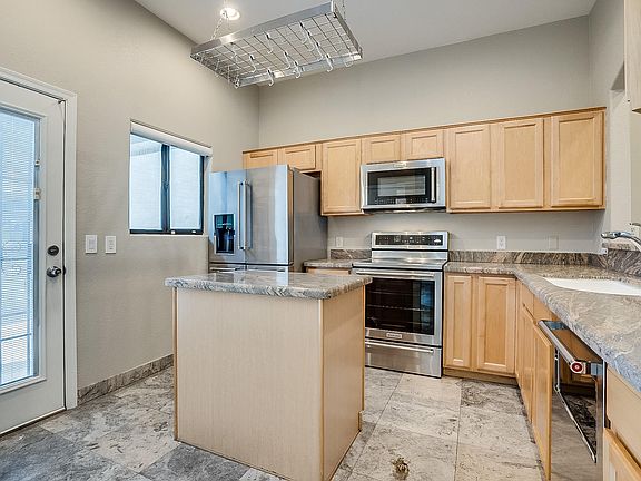 4th image of 4533 N 22nd St Unit 213