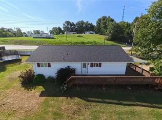 1801 Route 422 E, Fenelton, PA 16034