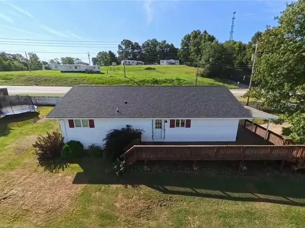 1801 Route 422 E, Fenelton, PA 16034