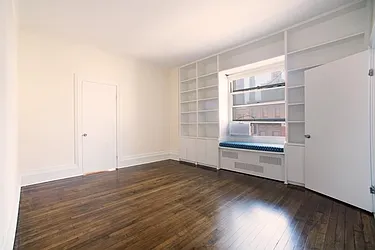 Rented by Domus Realty