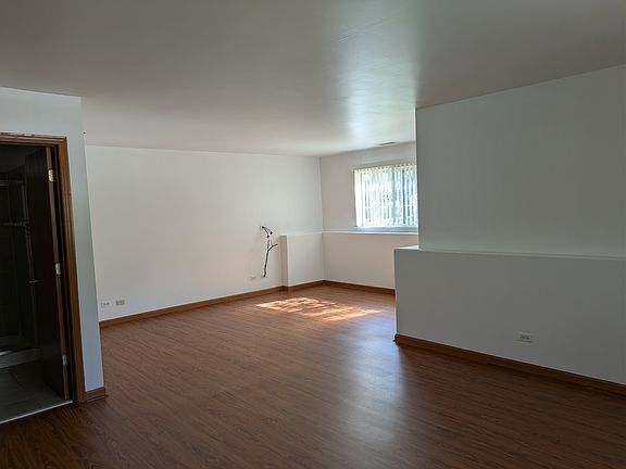 5th image of 1080 Savoy Ct