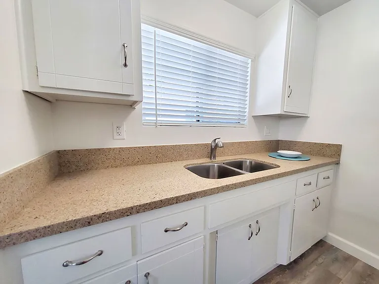 4221 4th Ave — Photo 7