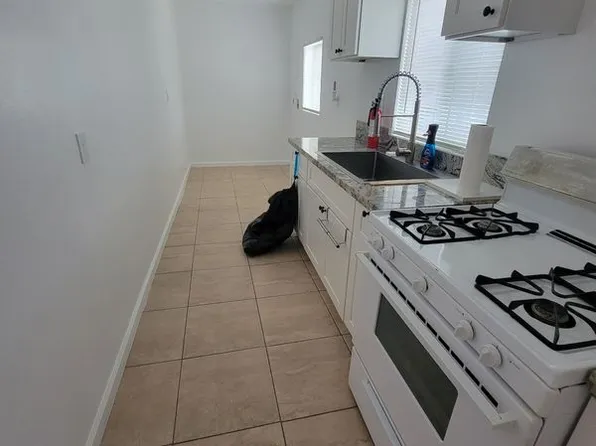 1706 Diane Dr, Bakersfield, CA 93308