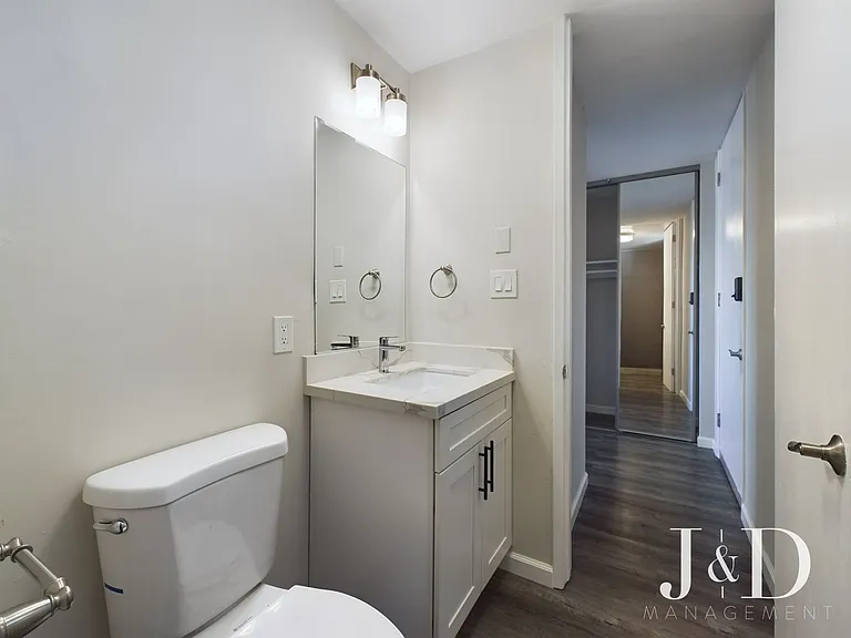 Newly Renovated Units Near the Beach with Parking — Photo 25