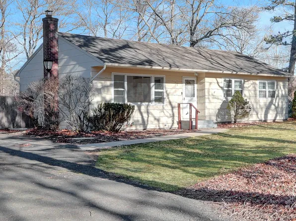 57 Middle Island Road, Medford, NY 11763