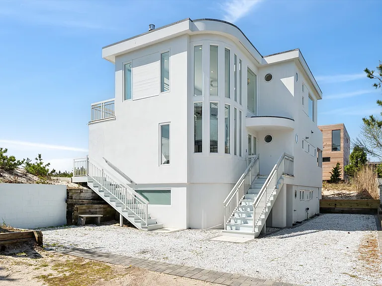 413B Dune Rd — Photo 24